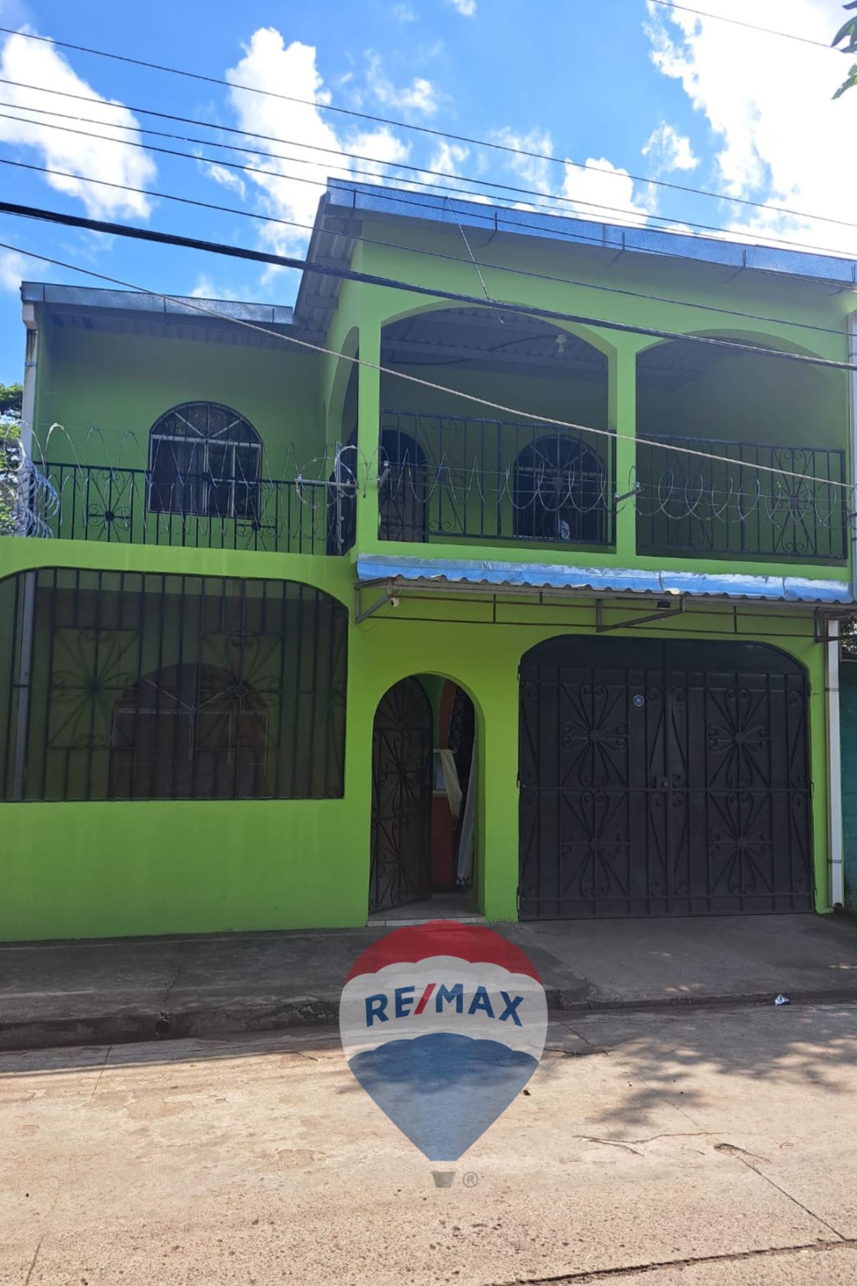 Two Level House for Sale in El Porvenir