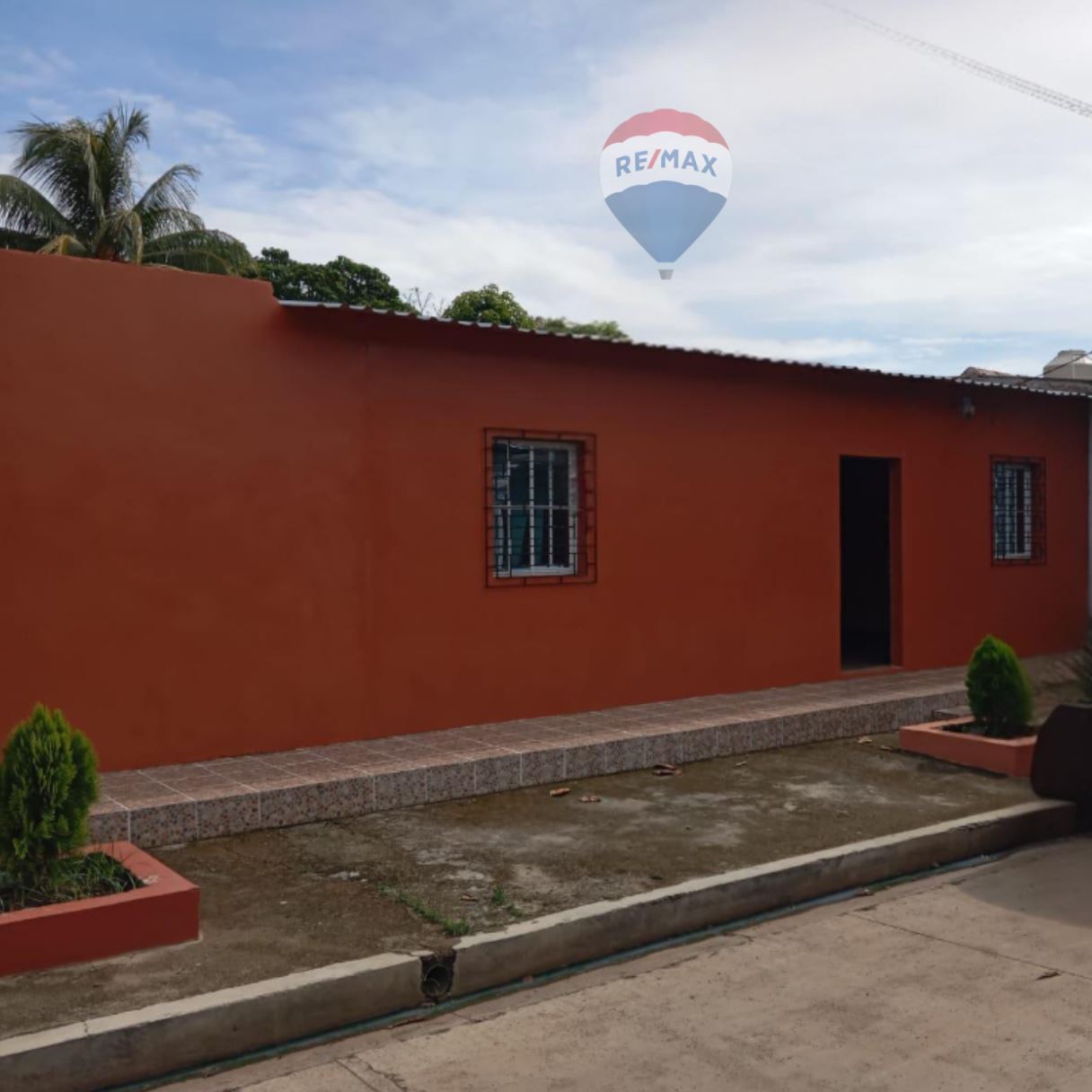 HOUSE WITH LAND FOR SALE