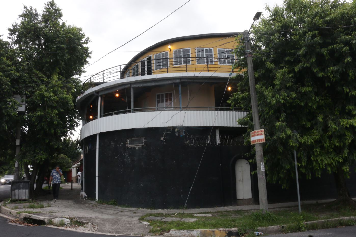 Residence for sale in San Salvador for multiple rentals