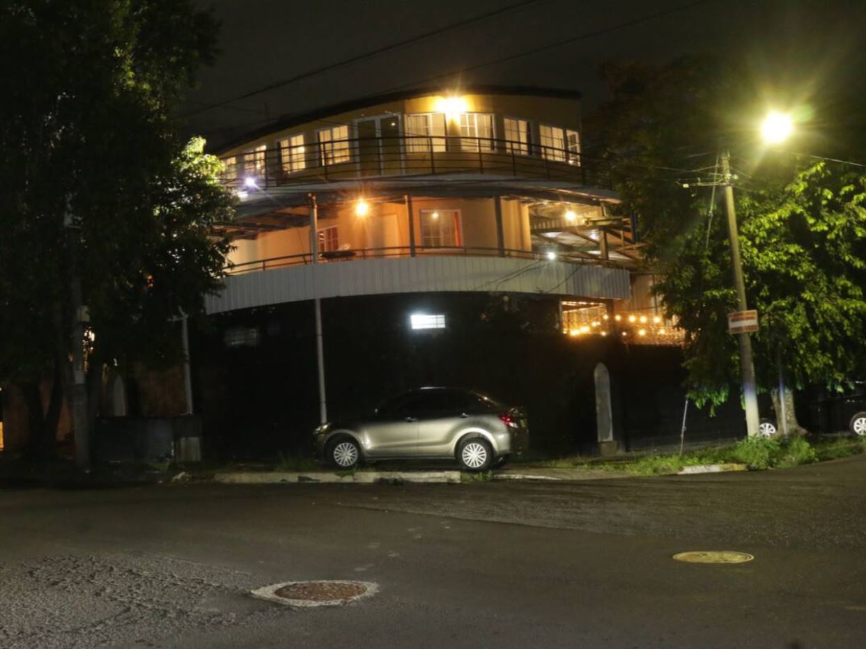 Mini-hotel for sale in San Salvador