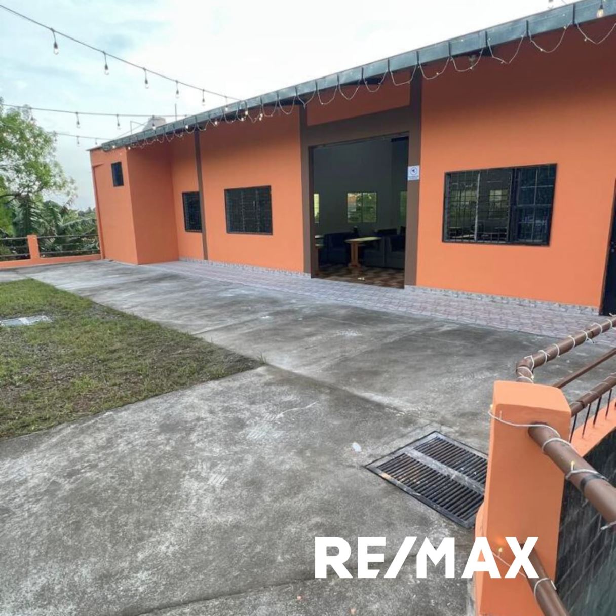 Spacious premises with land for sale in Olocuilta Highway to Comalapa