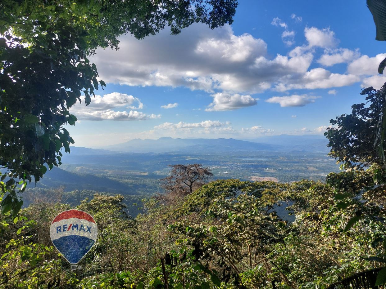 For sale 1.5 mz of Land in Apaneca with a view towards Ahuachapán and the 3 volcanoes of Guatemala