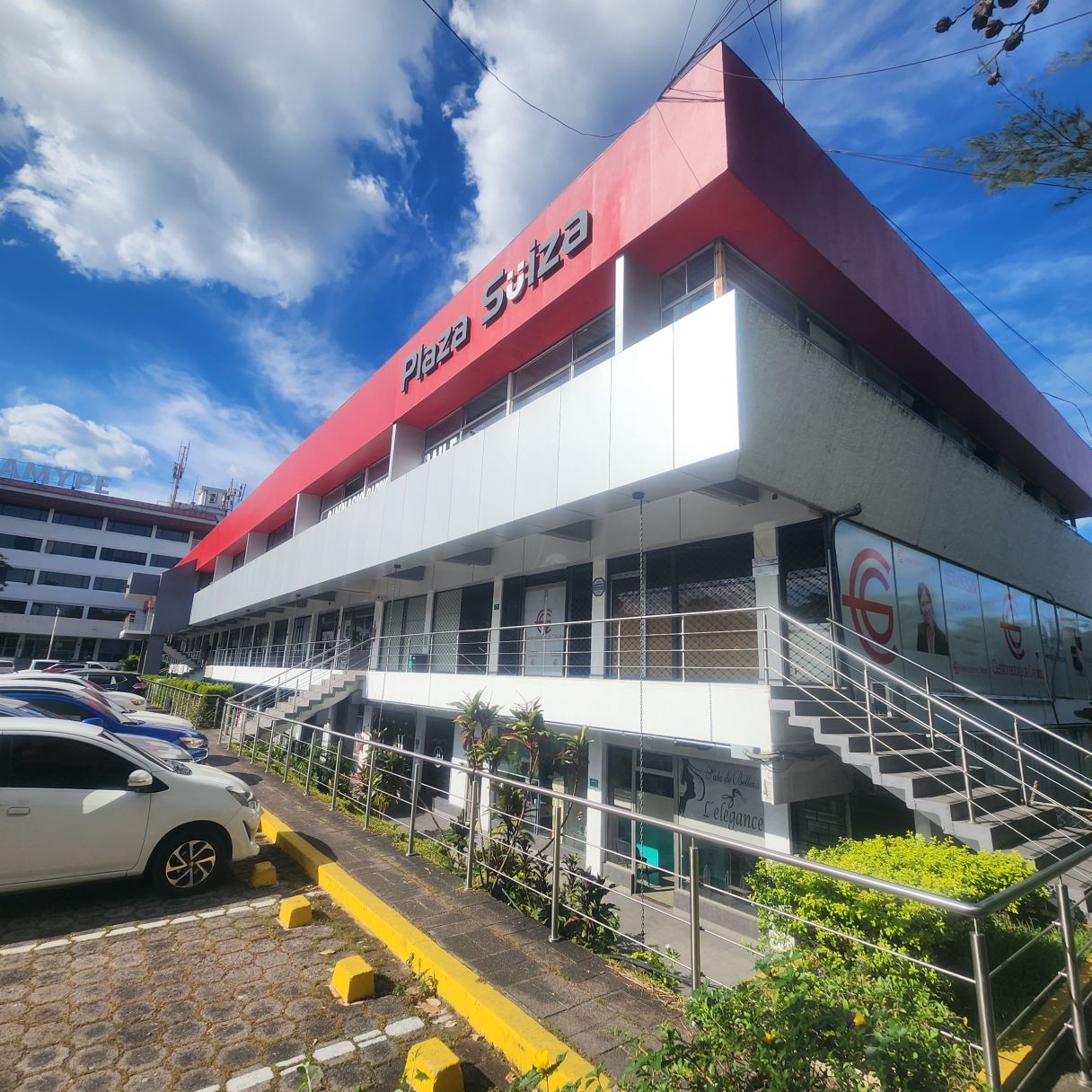 Spacious Commercial Space Available for Rent at Plaza Suiza!