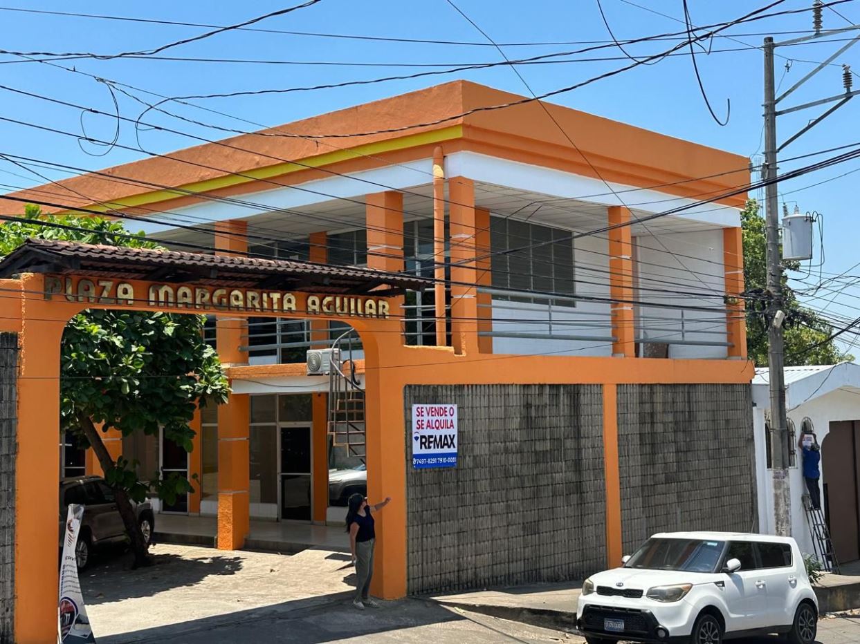 Commercial building in the heart of Usulután