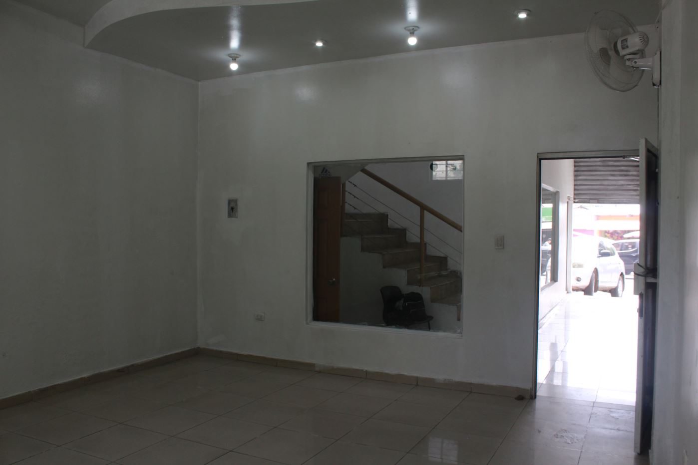 Local #3 en Alquiler Plaza Bahia