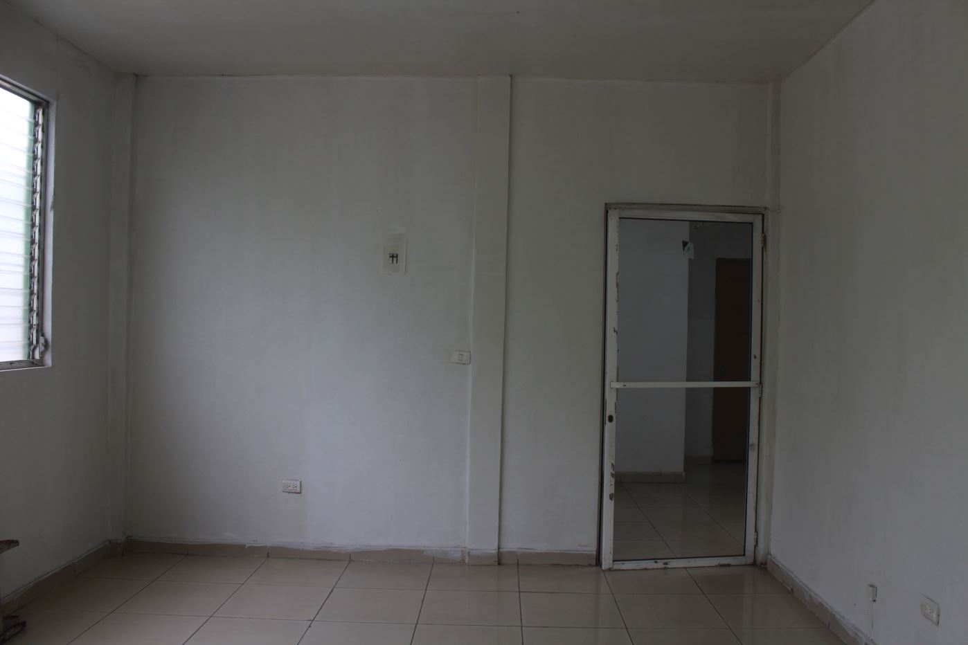 Local #5 en Alquiler Plaza Bahía