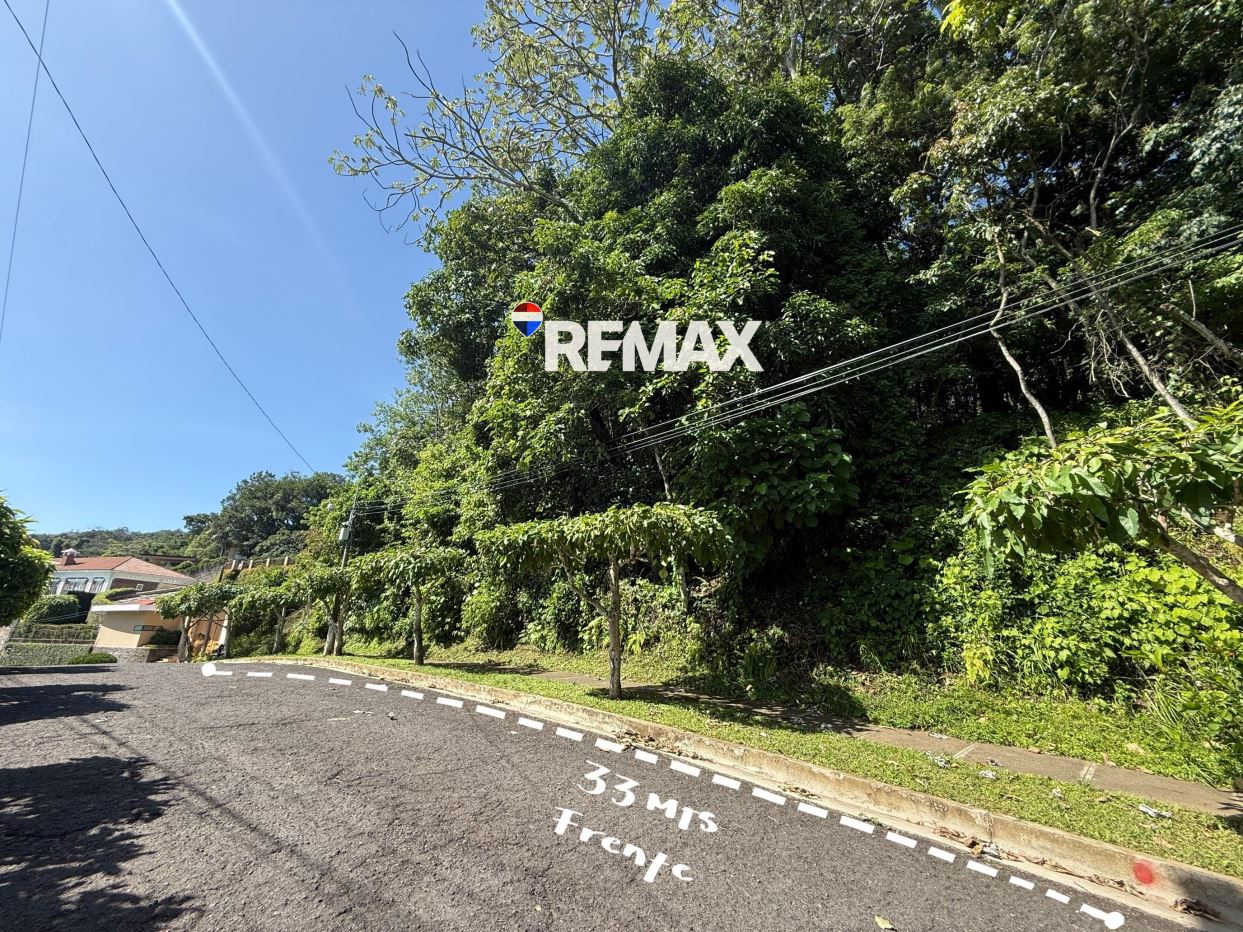 Spacious Lot with Beautiful Views in Antiguo Cuscatlán