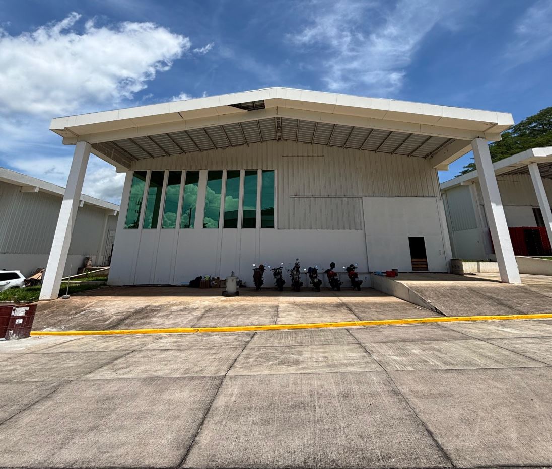 Warehouse for rent on the Panamericana Highway