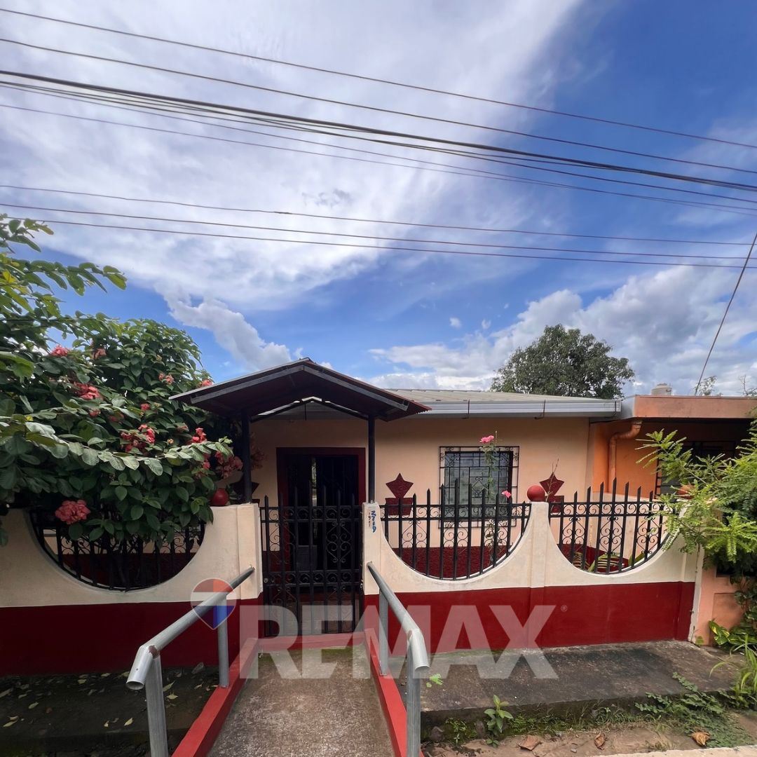 ?? House for Sale in Ahuachapán!