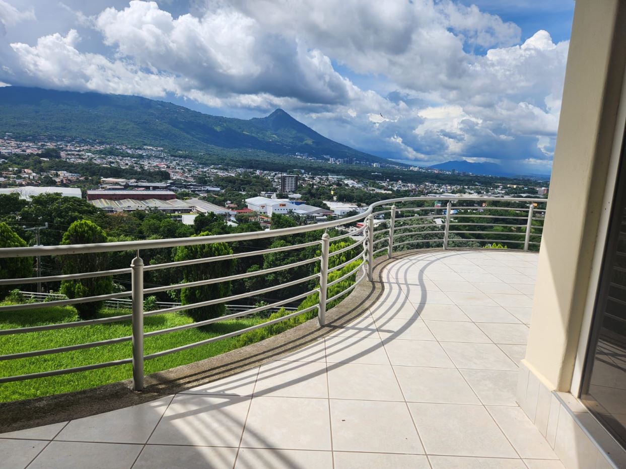 Luxury House for Sale - Sierra Santa Elena