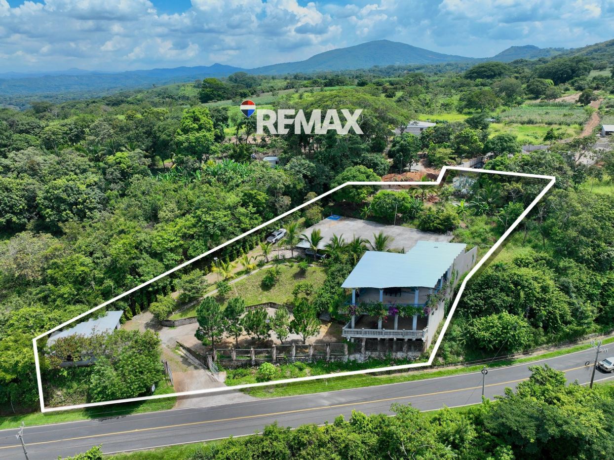Luxury Estate in Suchitoto El Salvador  For sale - Airbnb-Ready  Property