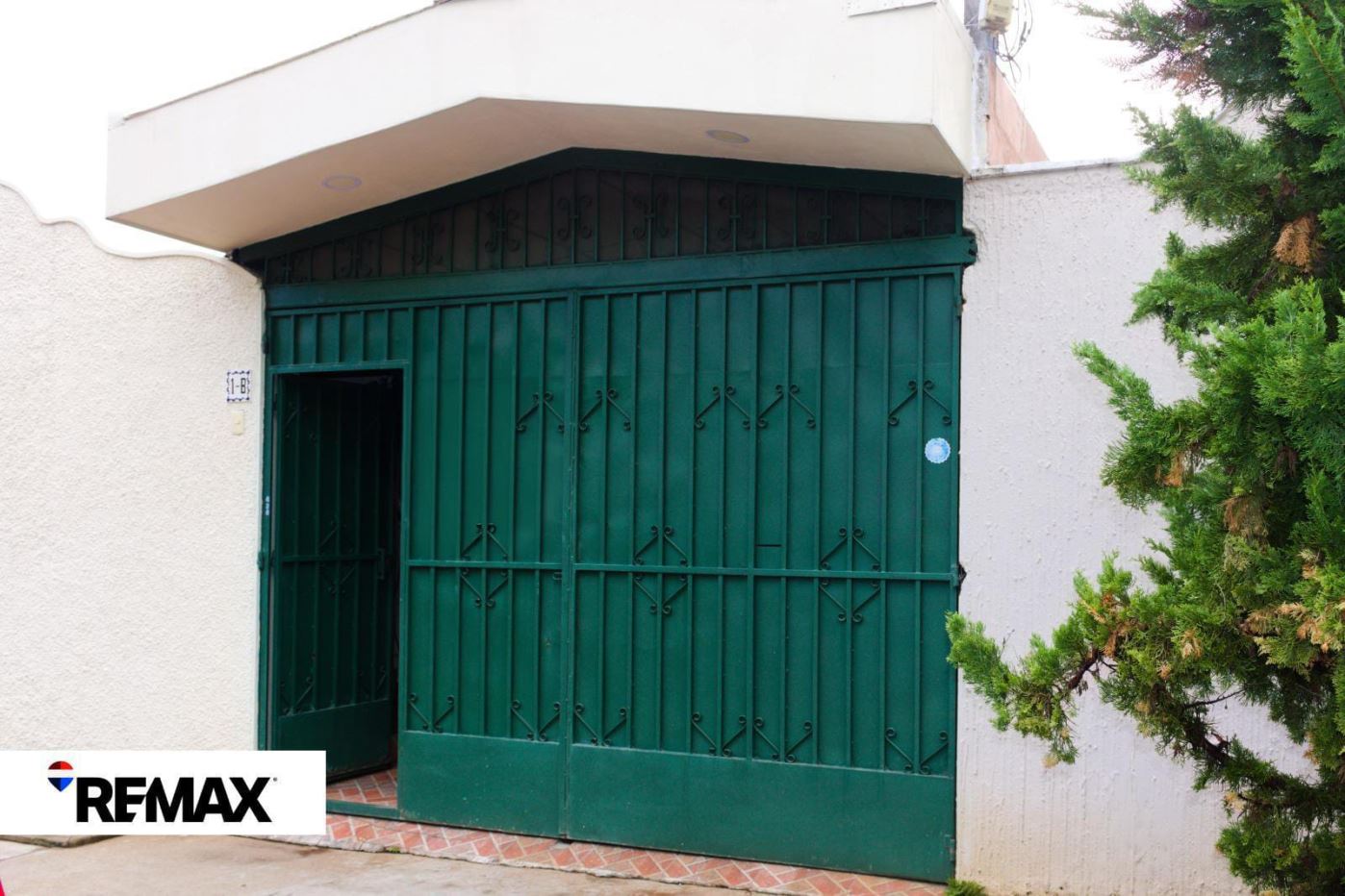 ¡Live in style and comfort at Residencial Las Mercedes