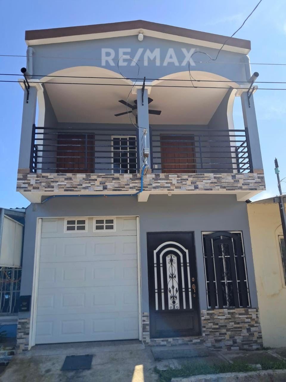 Hermosa casa nueva de 2 niveles en Ciudad Real