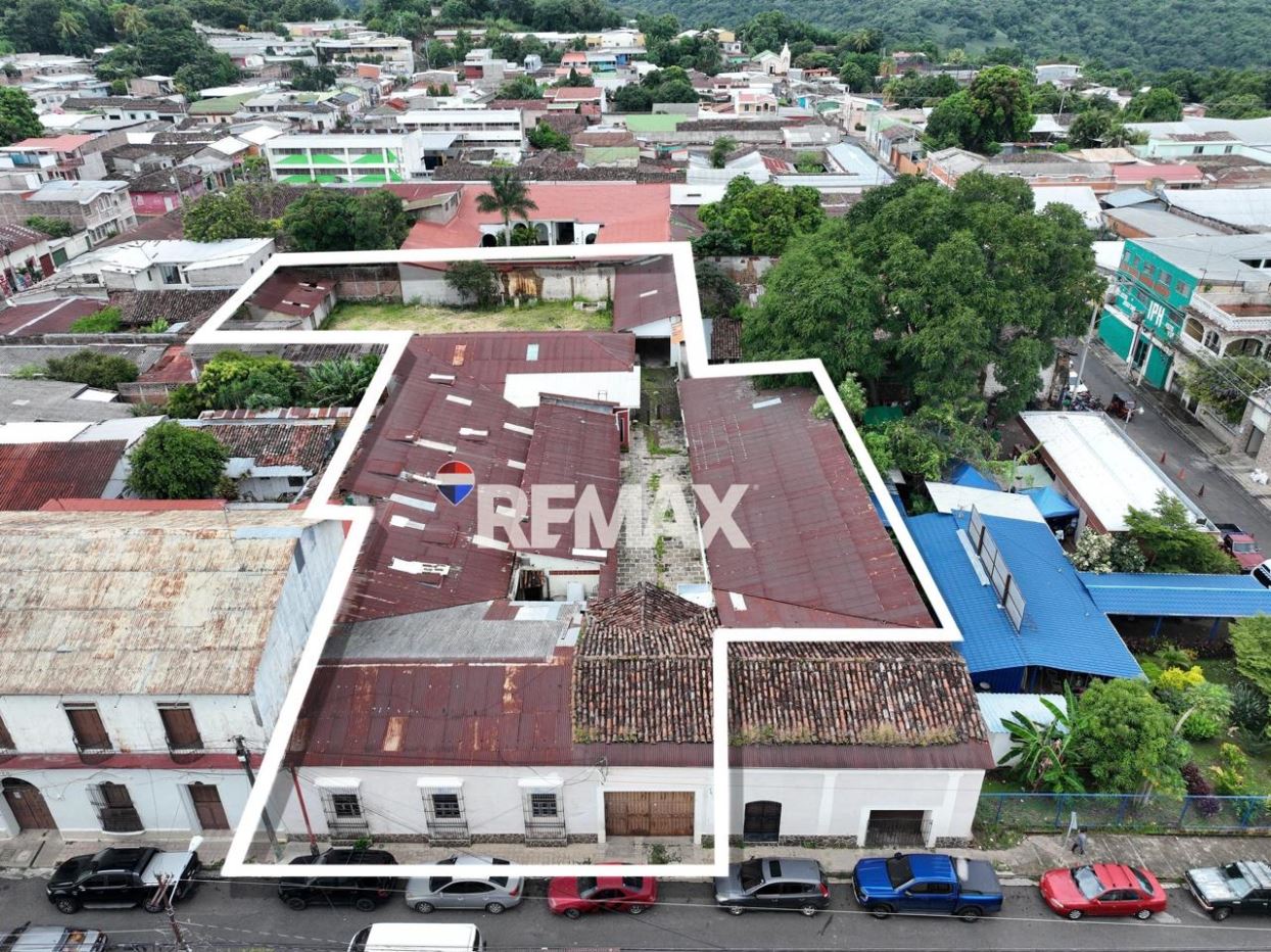 PROPERTY FOR COMMERCIAL USE IN AHUACHAPÁN CITY CENTER