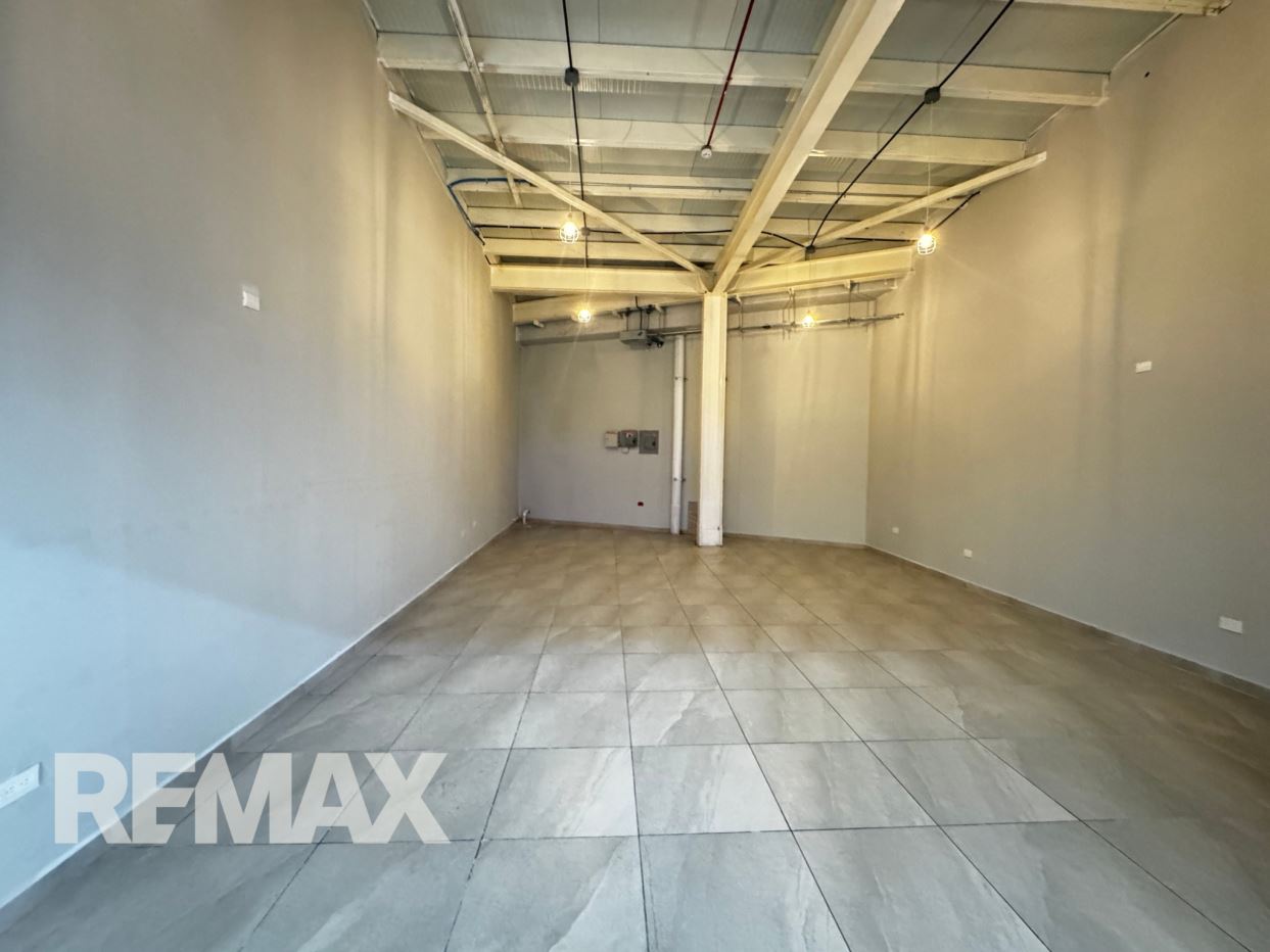 Local for sale in Plaza San Francisco of 56.65m2