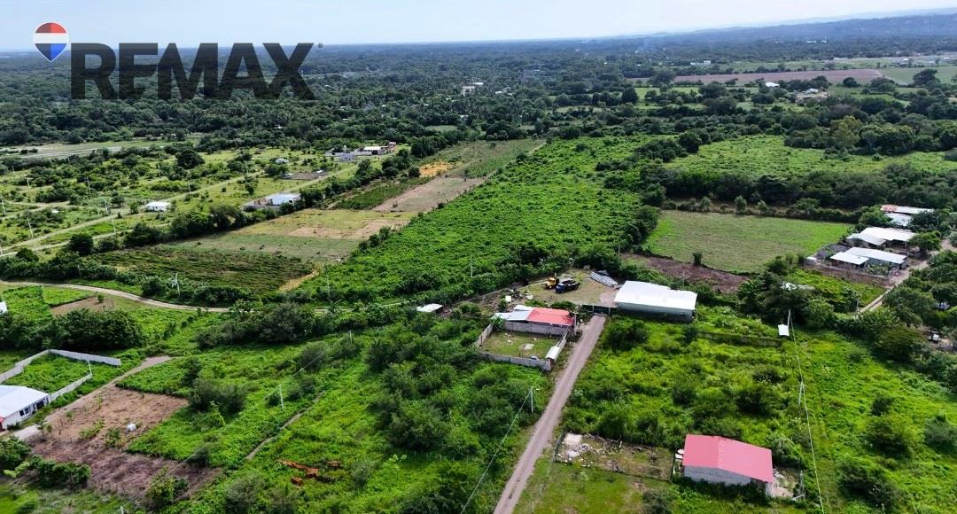 Strategic Lot for Sale Near International Airport – Mixed-Use Potential