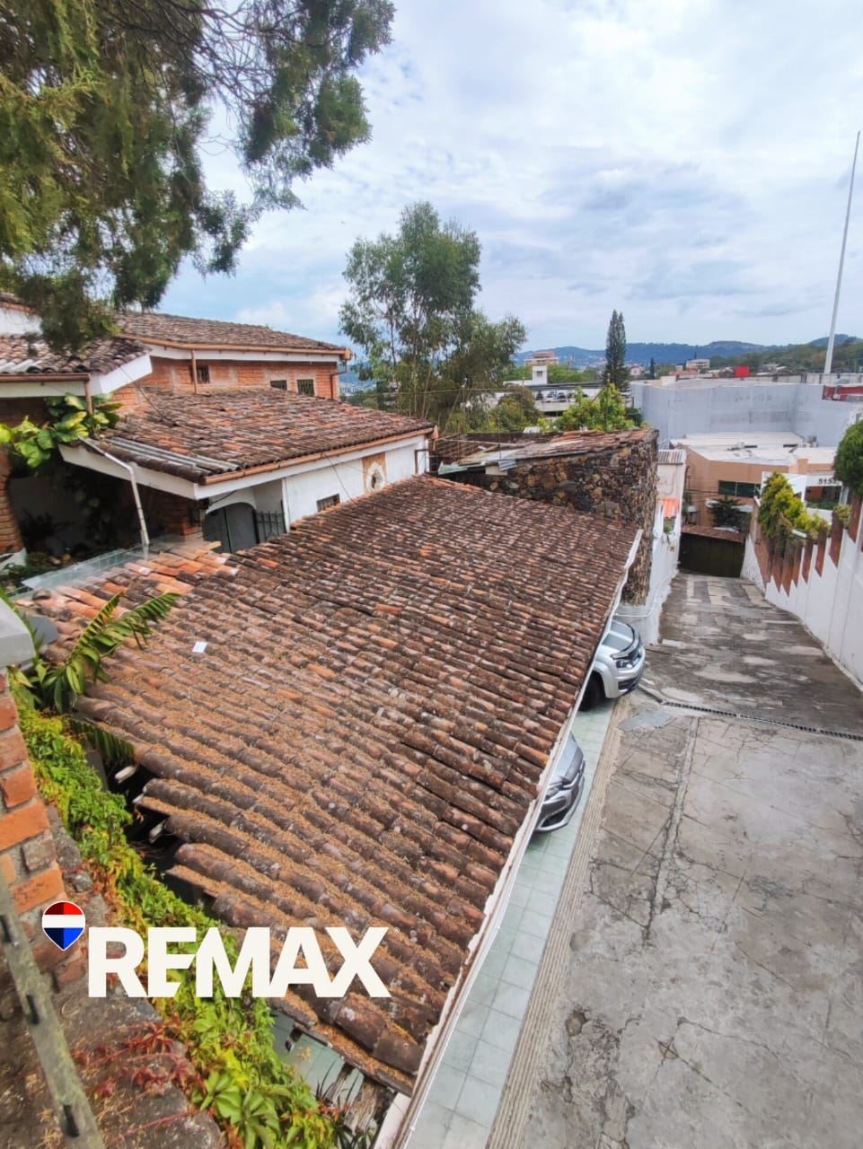 Beautiful house for sale in Colonia Escalon surrounded by gardens