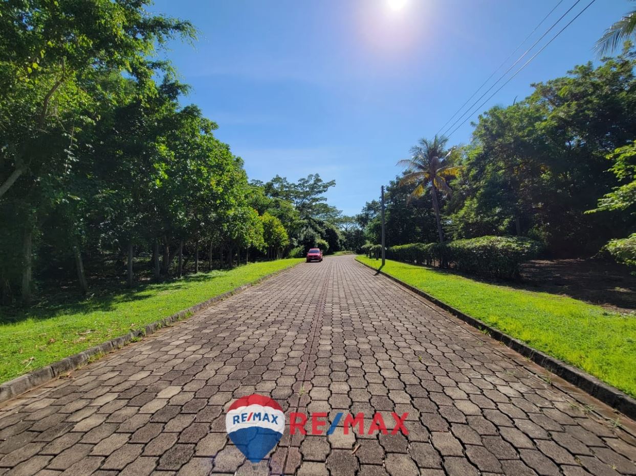 LOTS FOR SALE. WITH BEACH ACCESS