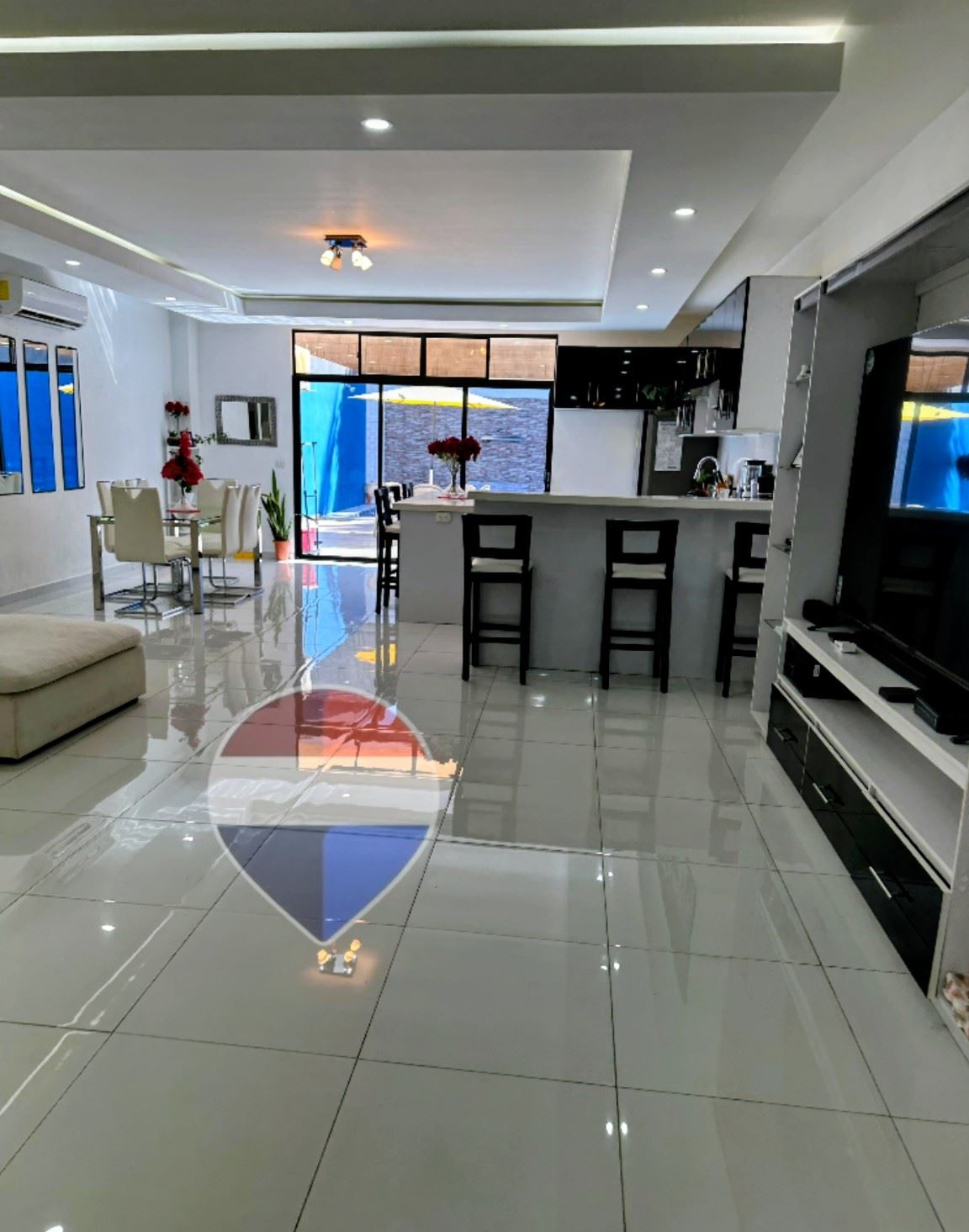 RESIDENTIAL MINERVA. SANTA ANA