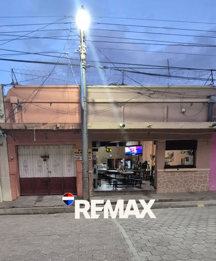 Excellent investment opportunityHouse for sale with commercial vocation in front of the new market of Chalchuapa