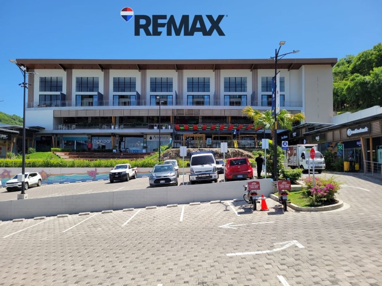 Loft-Style Apartment with Private Terrace – Surf City