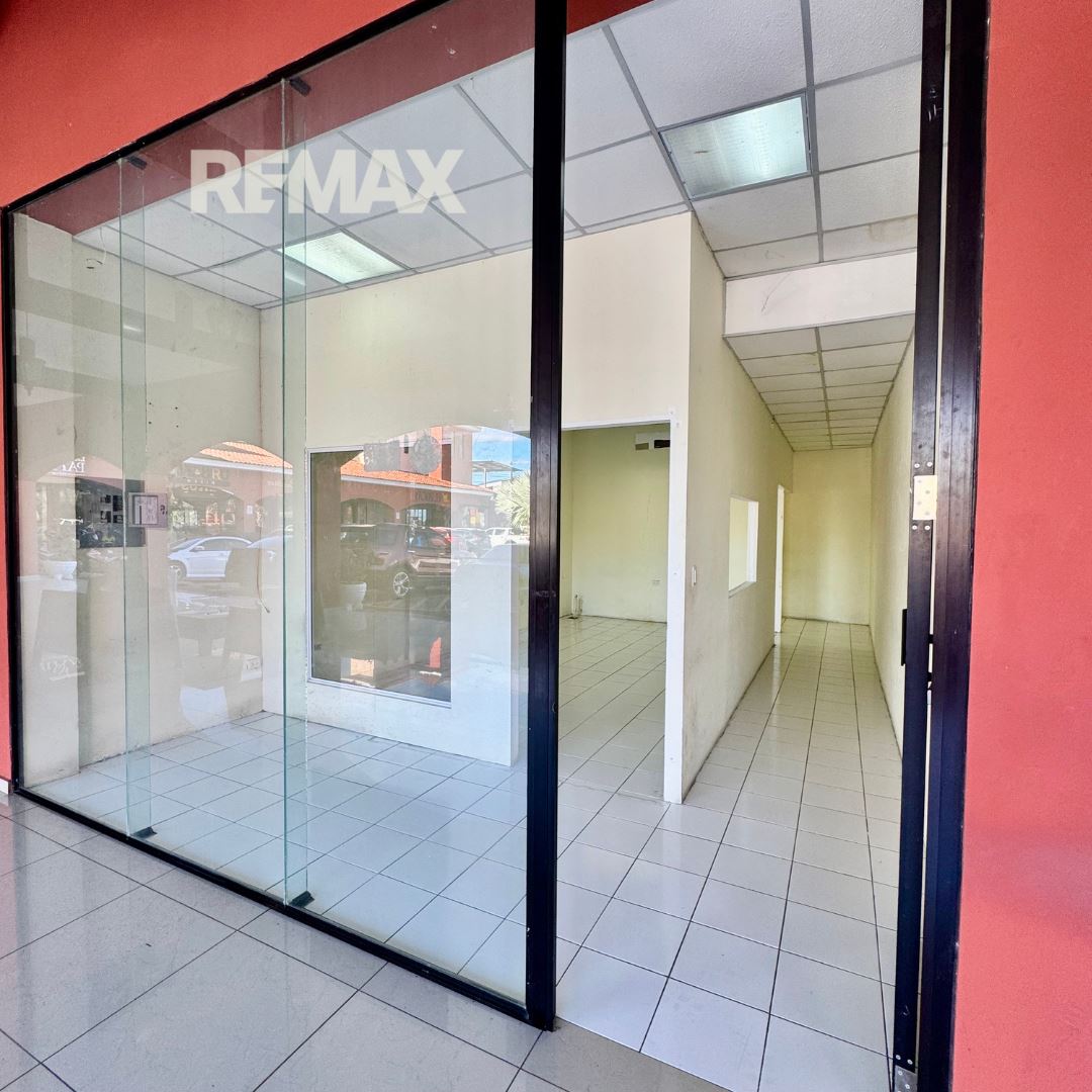 COMMERCIAL SPACE MALL DEL SOL CHALATENANGO