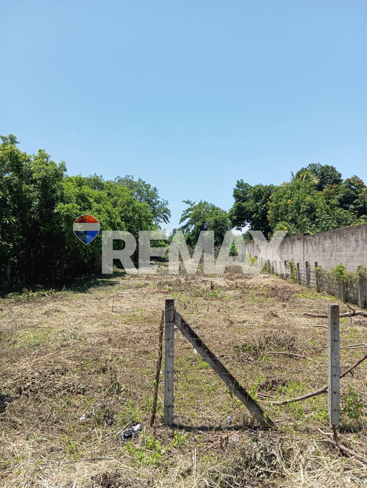 BEAUTIFUL LAND IN CALUCO