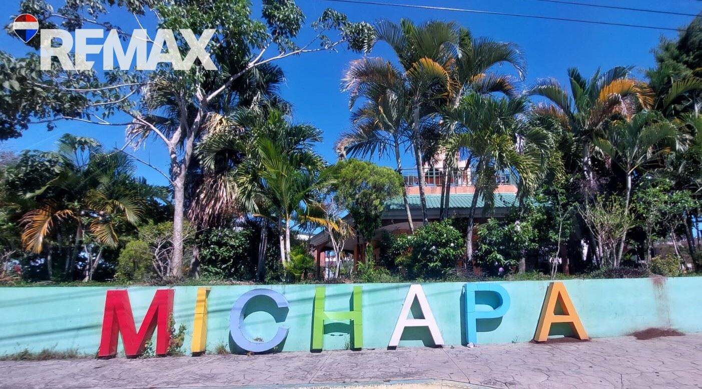 Charming Family Home with Panoramic Views – Santa Cruz Michapa