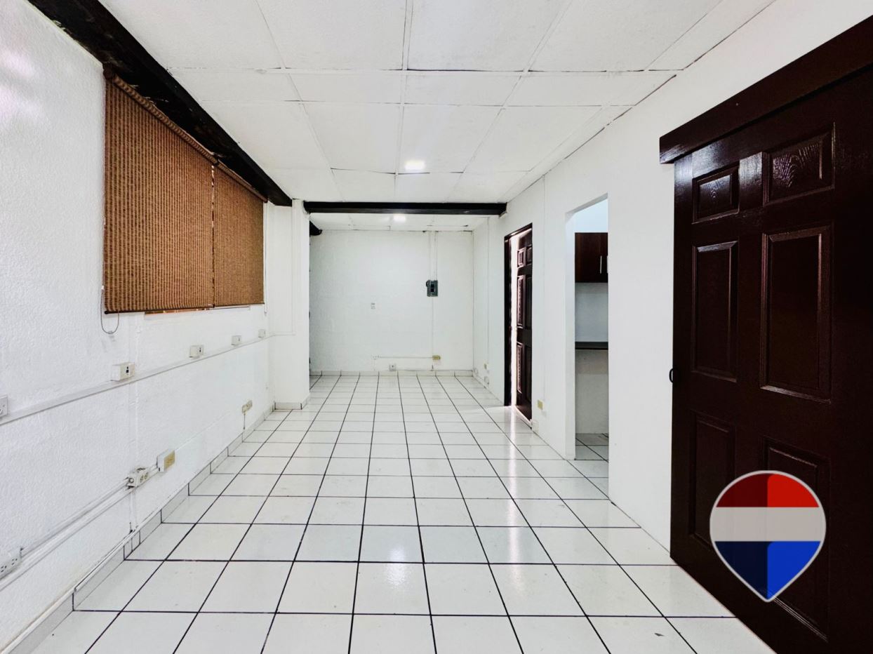 Colonia Flor Blanca. Commercial Space for Rent. Near La Joya.