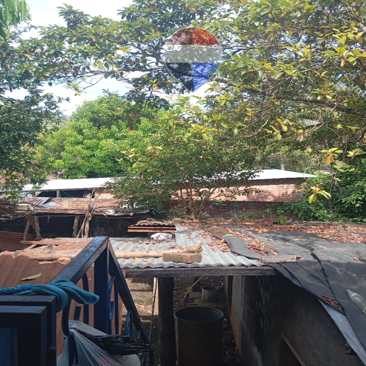 LAND FOR SALE AND HOUSE TO REMODEL. SANTA ANA