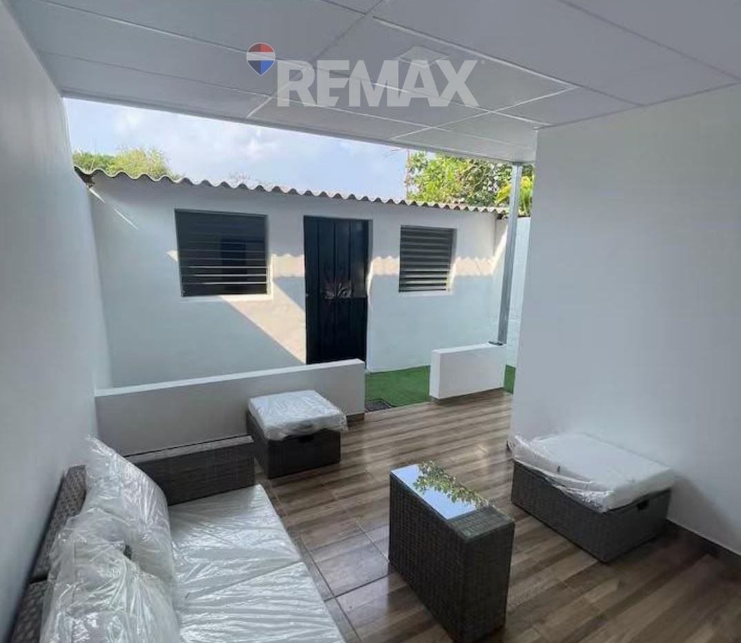 EL TRÉBOL RESIDENTIAL IN SANTA ANA