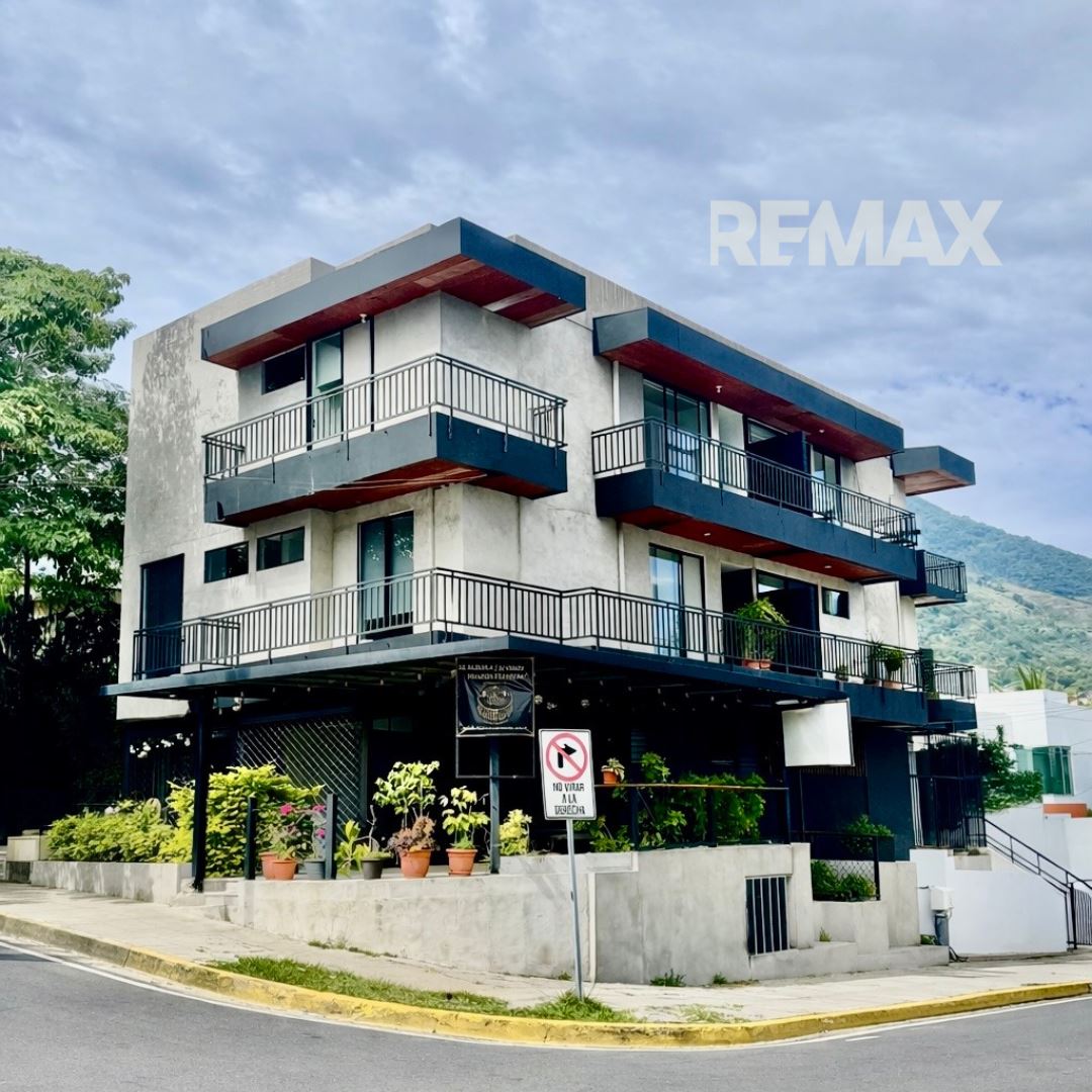 BUILDING FOR SALE ESCALON