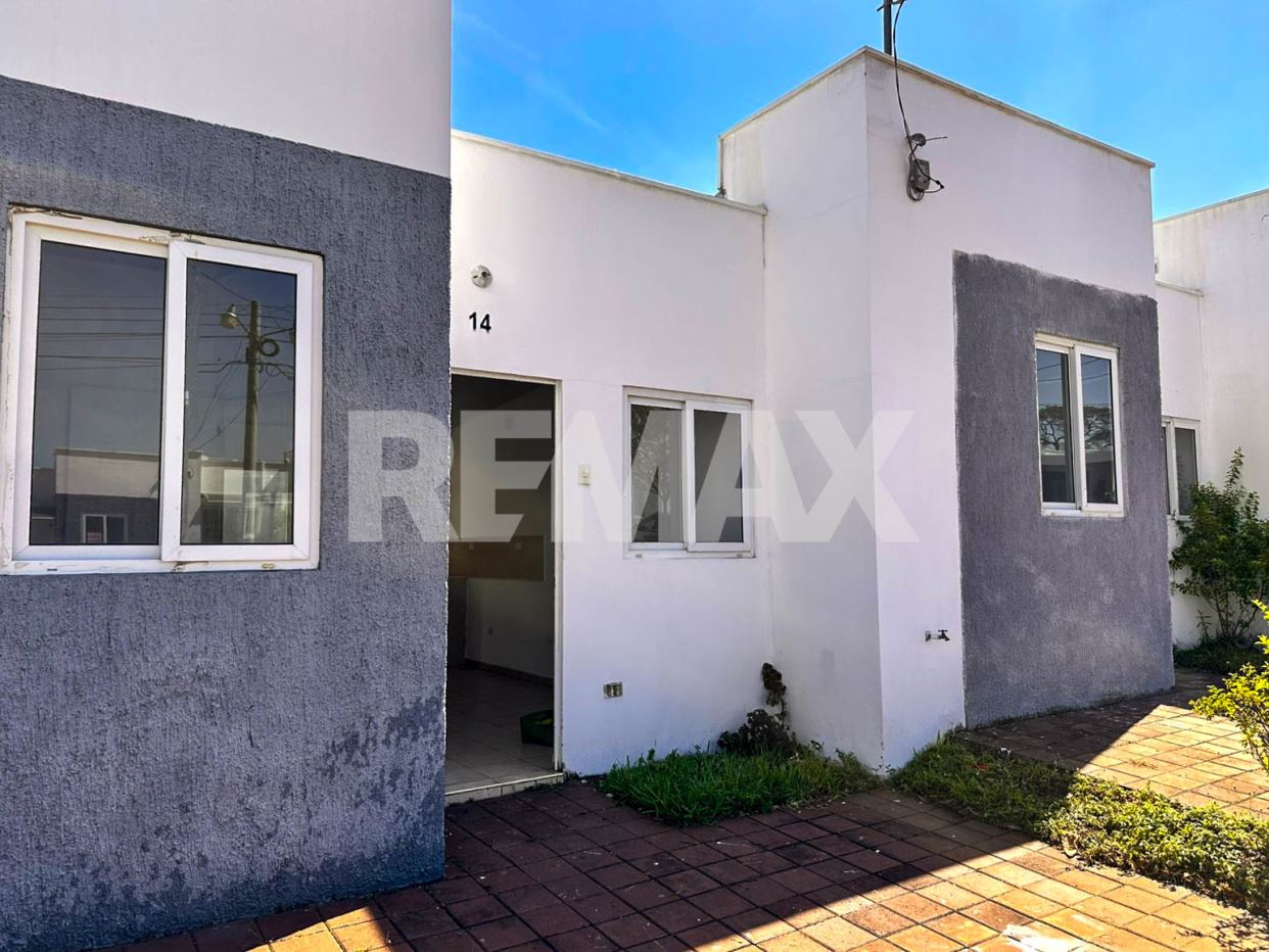 Spacious double-family house for rent in Ciudad Marsella