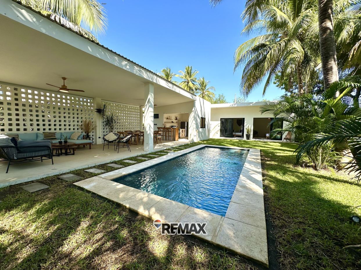 BEACH HOUSE IN COSTA PARAÍSO