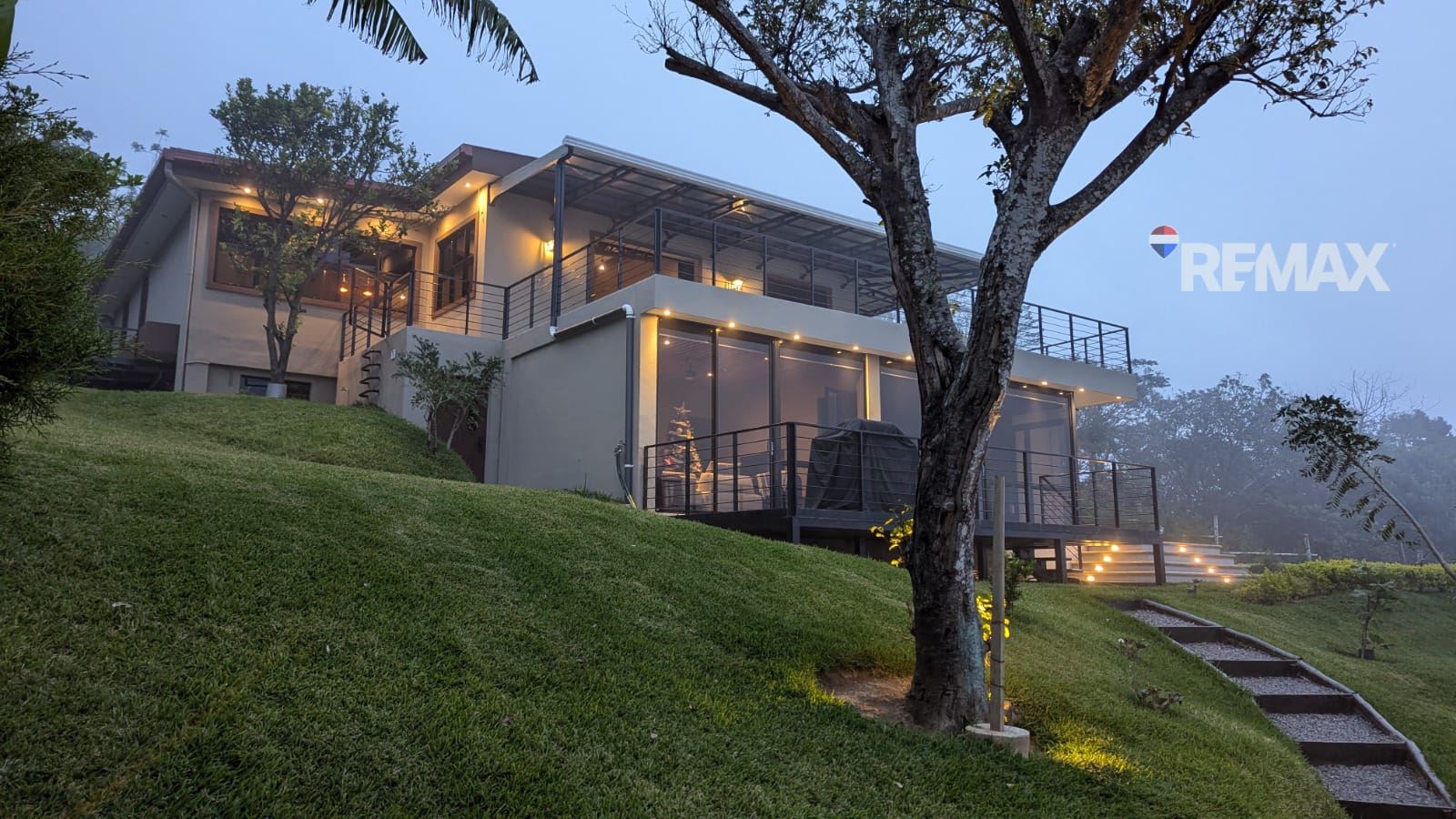 EXCLUSIVE PRIVATE ESTATE IN JUAYÚA