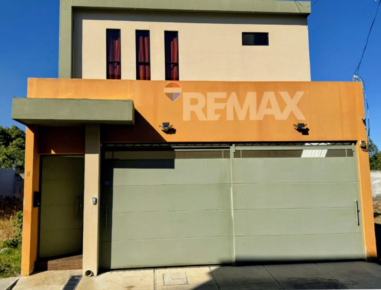 HOUSE FOR SALE IN SINAÍ RESIDENTIAL. SANTA ANA