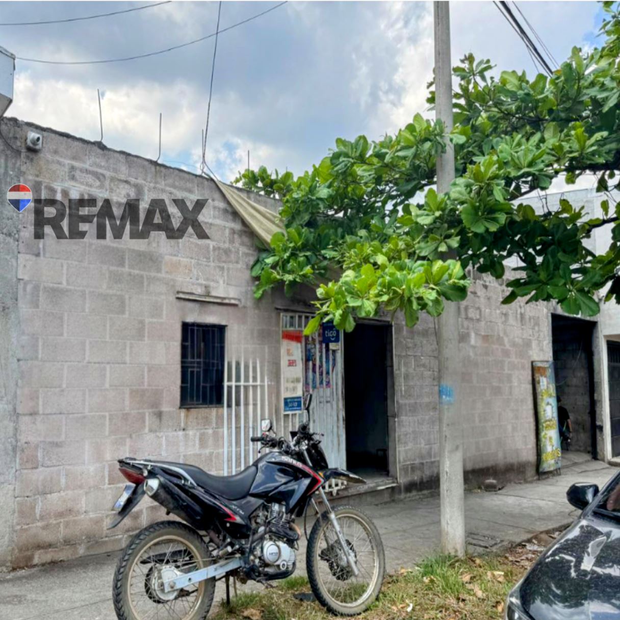 COMMERCIAL SPACE AND LOT