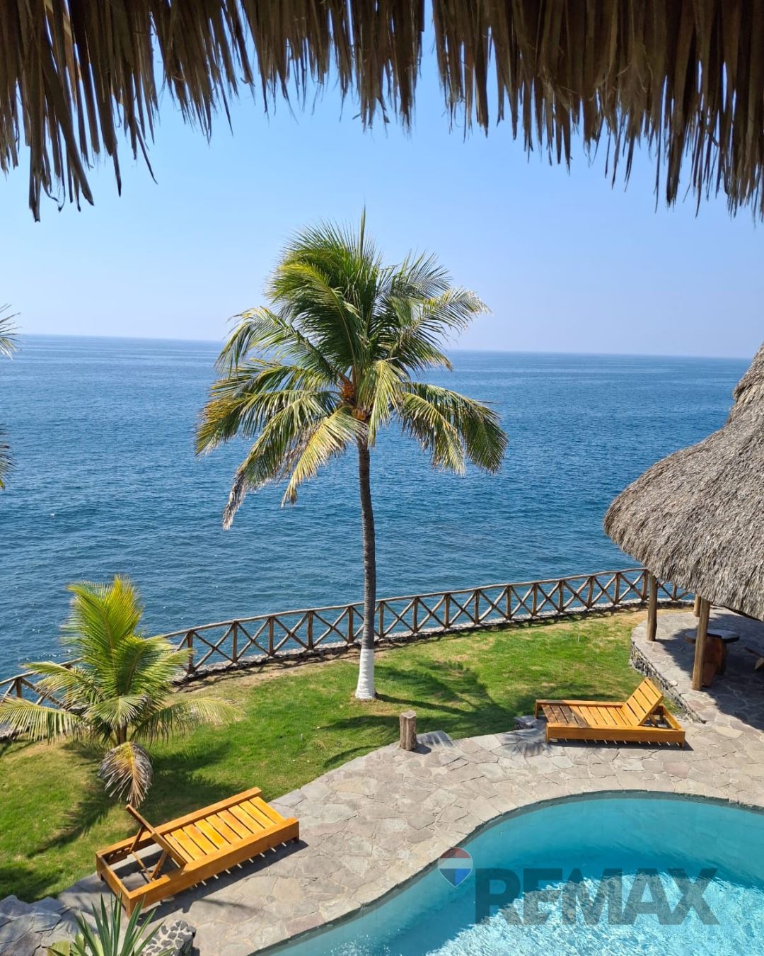 PARADISE ON THE BEACH