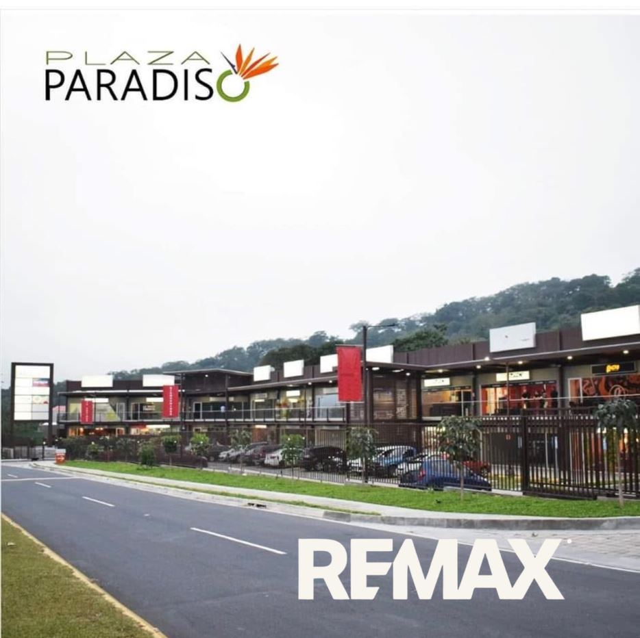 Commercial Space Plaza Paradiso