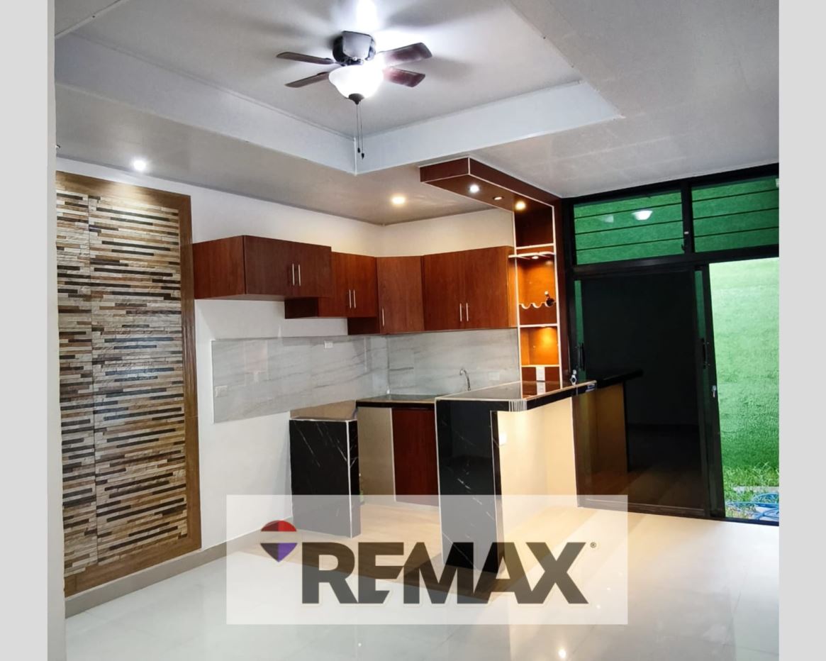 BRAND NEW HOUSE IN CHALCHUAPA