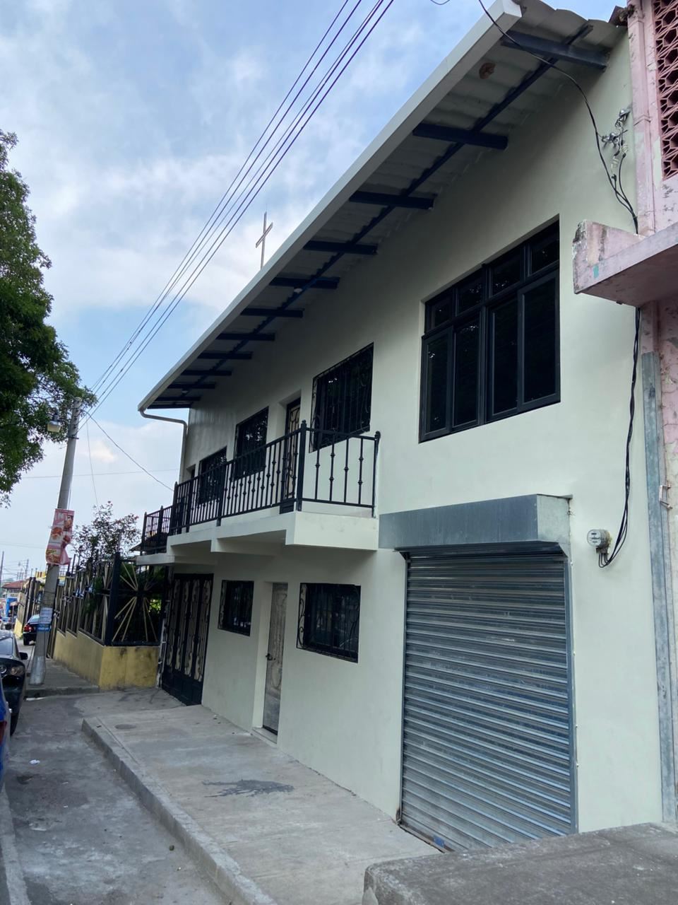 CASA EN RENTA EN EL CORAZÓN DE SANTIAGO DE MARIA