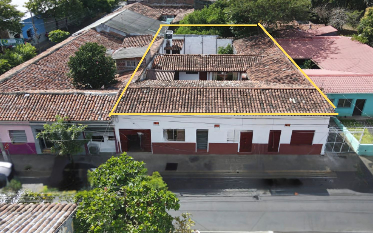 Prime Commercial/Residential Property for Rent – San Miguel